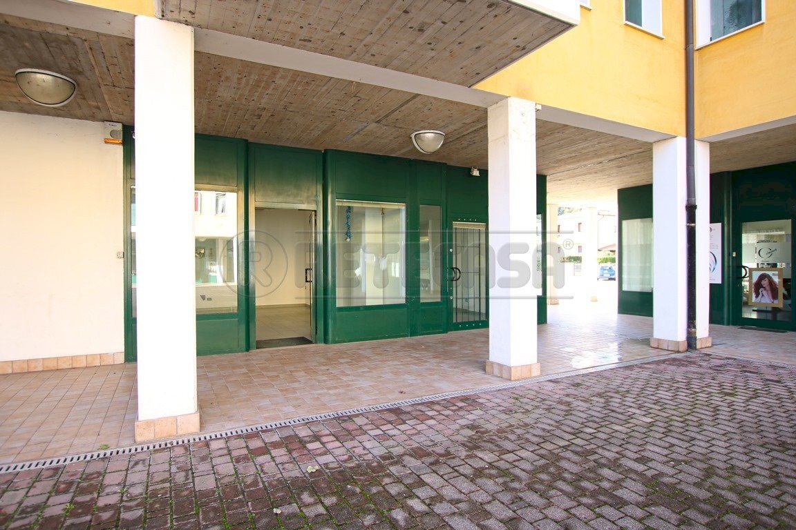 IMG_2637.JPG - Locale Commerciale Via Monte Lungo, Arcugnano - foto 1