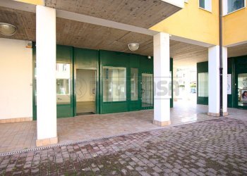 IMG_2637.JPG - Locale Commerciale Via Monte Lungo, Arcugnano - foto 1