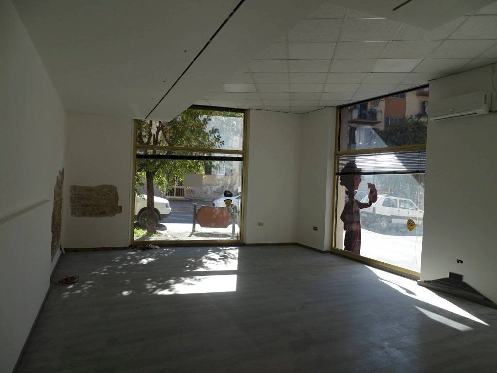 Shop viale Luigi Campofregoso, Terni - photo 3