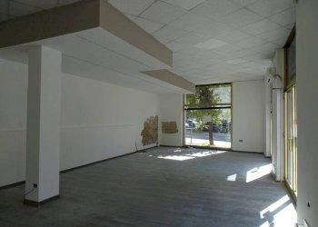 Negozio viale Luigi Campofregoso, Terni - foto 1