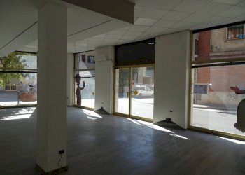 Negozio viale Luigi Campofregoso, Terni - foto 2