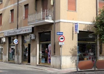 Shop viale Luigi Campofregoso, Terni - photo 3