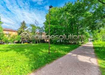 Commercial Premises Via Guglielmo d'Alzano, Alzano Lombardo - photo 2