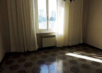 CAMERA 1 - Quadrilocale via Liberti, Genova (zona Sampierdarena) - foto 5