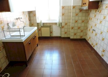 CUCINA - Quadrilocale via Liberti, Genova (zona Sampierdarena) - foto 10
