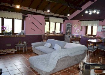 Salone - Rustic via Serra, Roburent - photo 13