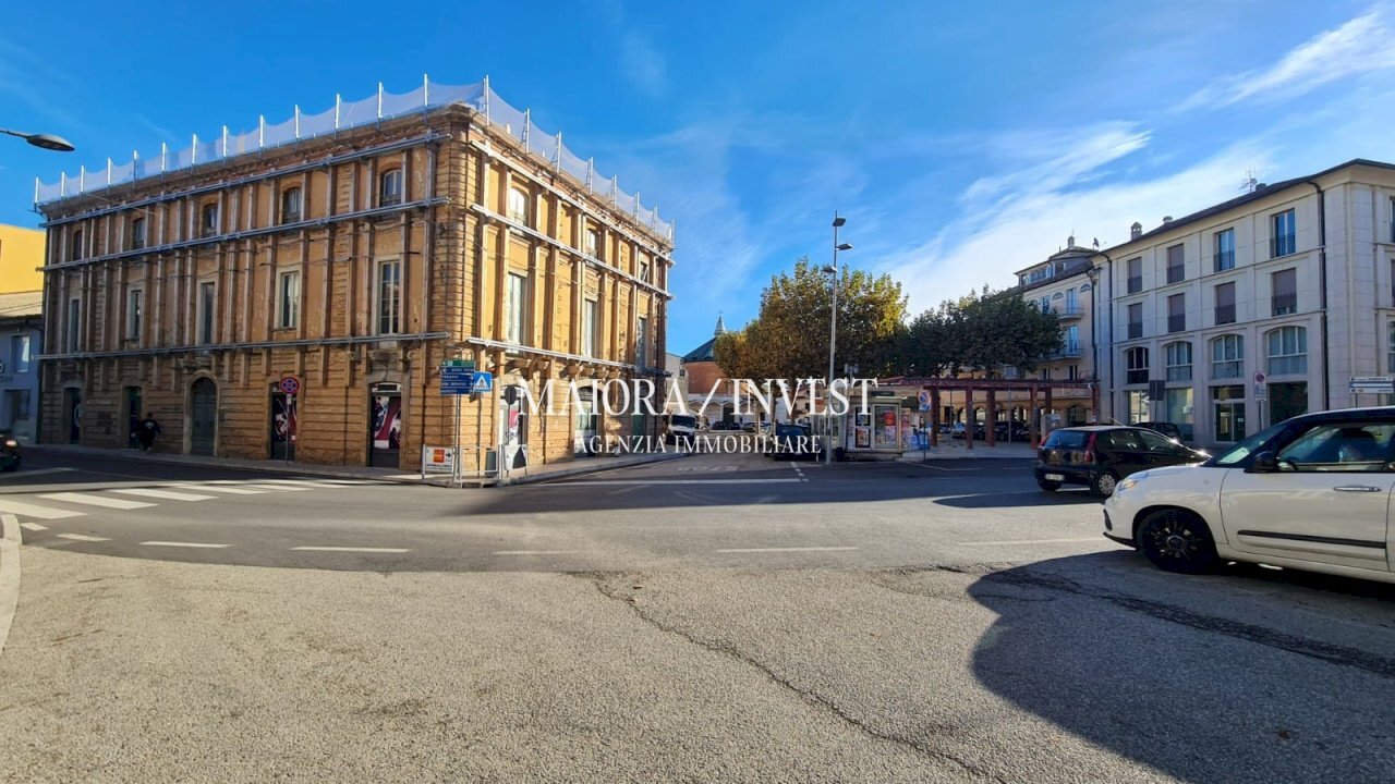 immobile in vendita3.jpg - Commercial Premises via Corso Adriatico, Sant'Egidio alla Vibrata - photo 3