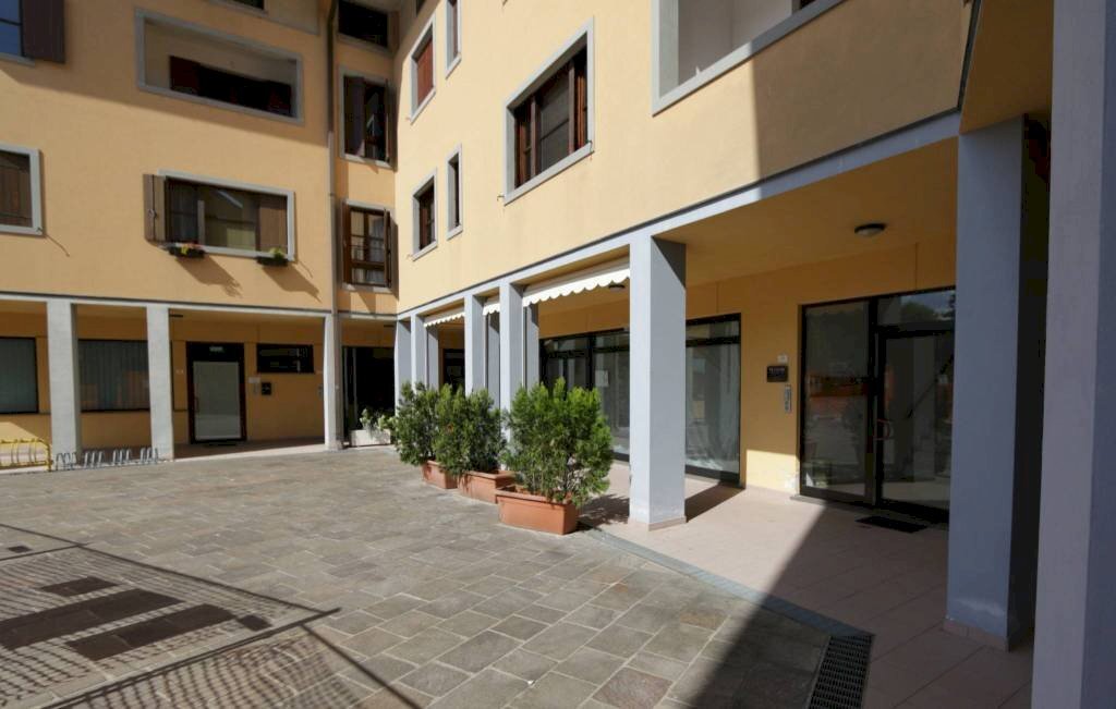 Facciata - Shop piazza Ferdinando Urli, Magnano in Riviera - photo 3