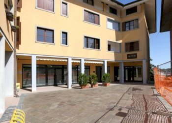 Facciata - Shop piazza Ferdinando Urli, Magnano in Riviera - photo 2