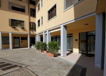 Facciata - Shop piazza Ferdinando Urli, Magnano in Riviera - photo 3