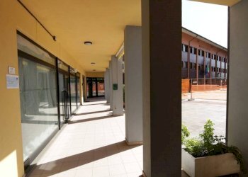 Interno palazzo - Shop piazza Ferdinando Urli, Magnano in Riviera - photo 4