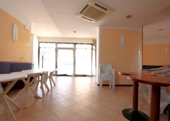 Salone - Shop piazza Ferdinando Urli, Magnano in Riviera - photo 13