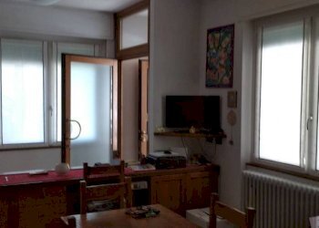 Stanza arredata - Trilocale via Panoramica, Berbenno di Valtellina - foto 1
