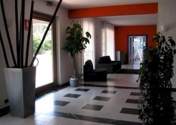 RECEPTION - Albergo - Struttura ricettiva Viale Giovanni Pacini 115, Lucca - foto 2