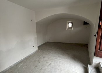 IMG_9678.JPG - Magazzino Via Pretoria, Potenza - foto 4