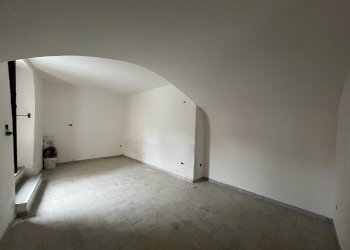 IMG_9682.JPG - Magazzino Via Pretoria, Potenza - foto 8