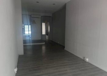 Locale Commerciale Piazza Cesare Battisti, Ventimiglia - foto 1