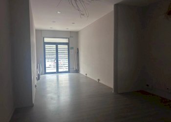 Locale Commerciale Piazza Cesare Battisti, Ventimiglia - foto 5