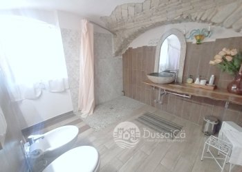 Ampio bagno finestrato - Semi-detached Villa Via Barberis Colomba, Dolceacqua - photo 6