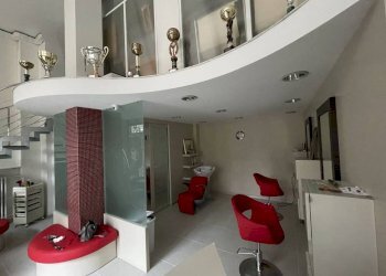 Salone - Negozio viale delle Nazioni, Ravenna (zona Marina di Ravenna) - foto 2