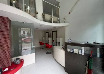 Salone - Negozio viale delle Nazioni, Ravenna (zona Marina di Ravenna) - foto 4