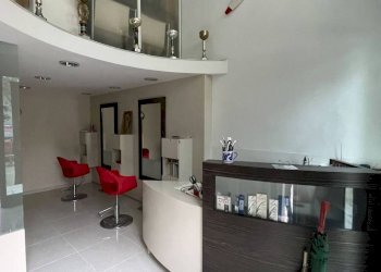 Salone - Negozio viale delle Nazioni, Ravenna (zona Marina di Ravenna) - foto 5