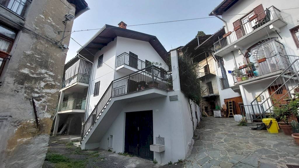 Independent house Val di Chy - photo 1