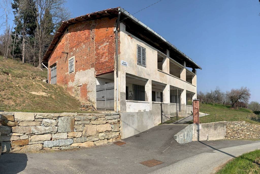 Casa indipendente Cuorgnè - foto 1