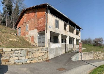 Casa indipendente Cuorgnè - foto 1