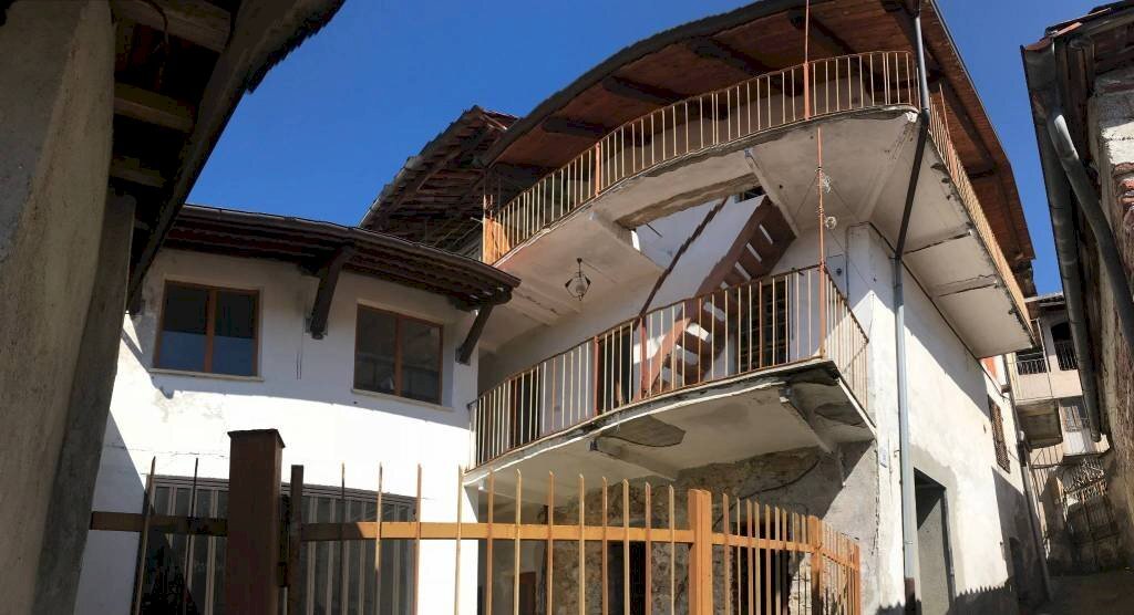 Casa indipendente Val di Chy - foto 1