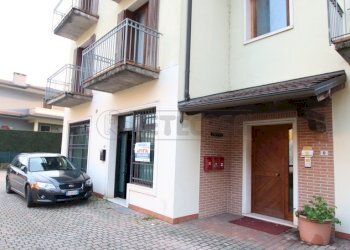 IMG_9923.JPG - Locale Commerciale Via Torri, Arcugnano - foto 2