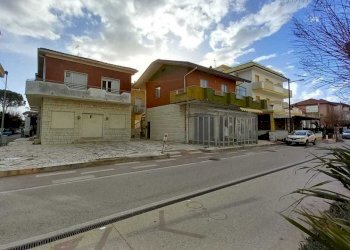 Immagine WhatsApp 2024-03-29 ore 15.21.34_859d0e5e - Casa indipendente Via E. Bruschi 54, Rimini - foto 1
