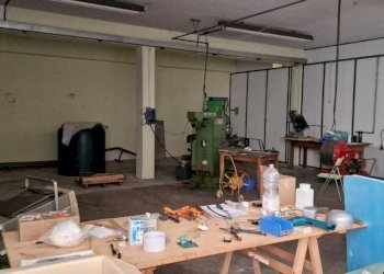 Interni capannone - Locale Commerciale Via Provinciale 26, Anzano del Parco - foto 7