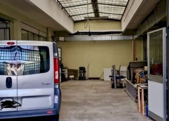 Interni capannone - Commercial Premises Via Provinciale 26, Anzano del Parco - photo 5