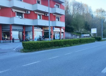 Esterno negozio - Tabaccheria VIA CANTURINA  9, Senna Comasco - foto 2