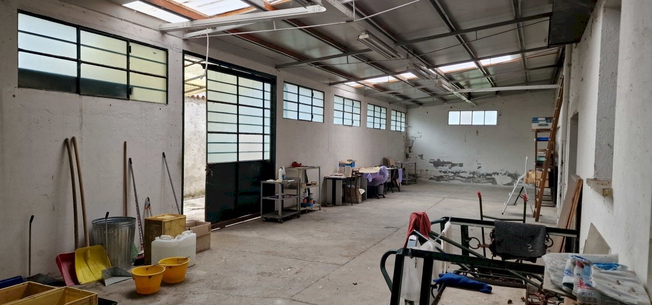 Interni proprieta deposito - Magazzino Valbrona - foto 1