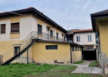 Esterni proprieta - Magazzino Valbrona - foto 2