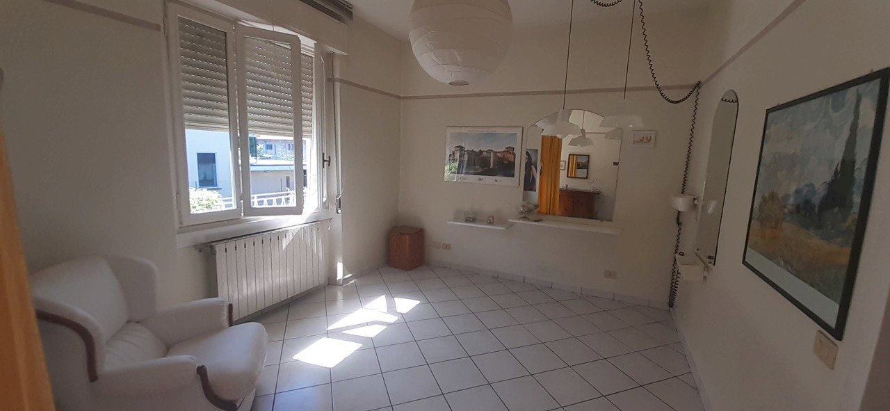 20240509_111634.jpg - Commercial Premises Via Armando Diaz 7, Somma Lombardo - photo 2