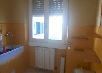 20240509_111653.jpg - Locale Commerciale Via Armando Diaz 7, Somma Lombardo - foto 4