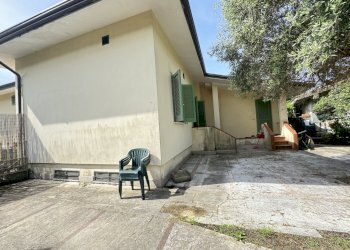 IMG_5400.JPG - Portion of a house Pietrasanta - photo 2