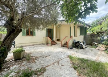 IMG_6203.JPG - Portion of a house Pietrasanta - photo 4