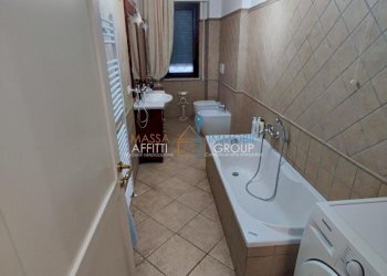 1265944-g0eg31t.jpg - Trilocale Viale Giacomo Puccini 17, Massa - foto 11