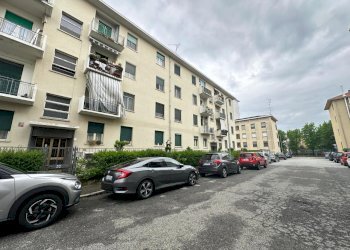 Facciata - Appartamento via Mannes 3, Vercelli - foto 2