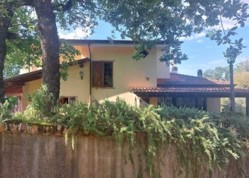 0ac7f5fd-1a4d-4a8e-bc53-fc7d706cc636.jpg - Villa Via Aglione 3, Castelnuovo Magra - photo 3