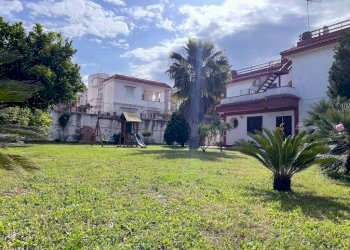 1 - Villa via Monte Nuovo Licola Patria, 124C, Pozzuoli - foto 2