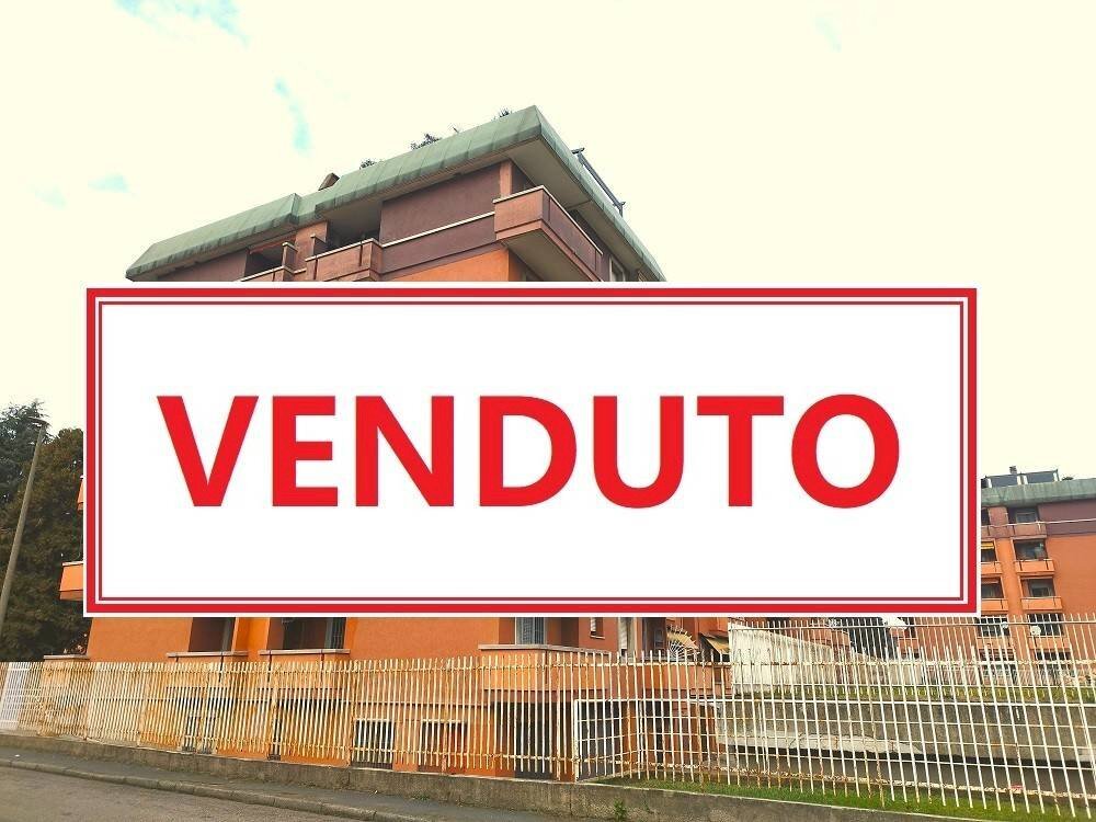 Bilocale via Tommaso Grossi, 2, Rho - foto 1