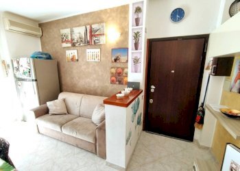 Salone - Trilocale via 2 Giugno, 6, Sedriano - foto 5