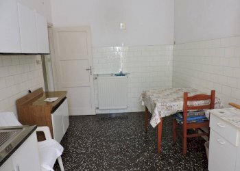 CUCINA - Bilocale via Valentino Armirotti, 10, Genova (zona Sampierdarena) - foto 6