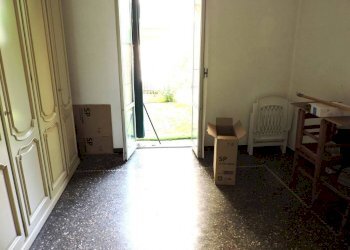 CAMERA 1 - Bilocale via Valentino Armirotti, 10, Genova (zona Sampierdarena) - foto 7