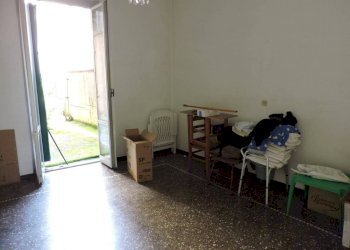 CAMERA 1 - Bilocale via Valentino Armirotti, 10, Genova (zona Sampierdarena) - foto 8